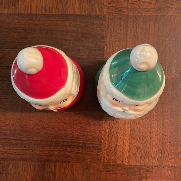 Christmas Johanna Parker Nostalgic Santa Claus Mrs Claus Salt and Pepper Shakers - Picture 2 of 7